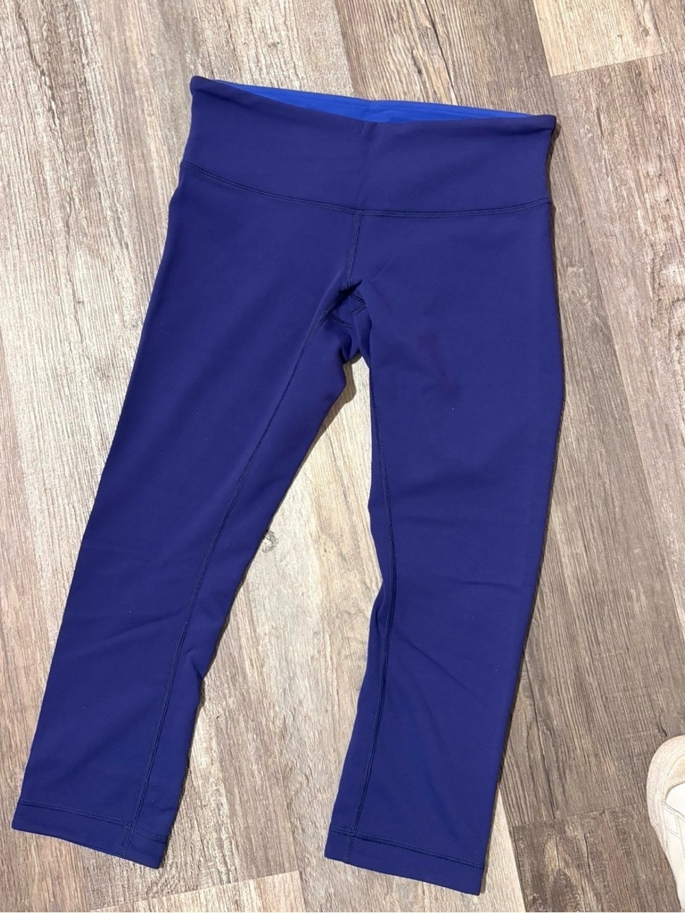 lululemon athletica Deep Navy Blue Cropped Leggings